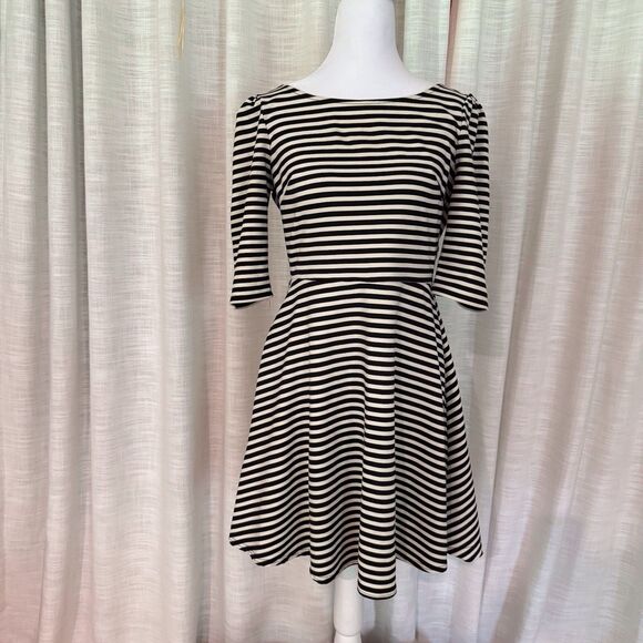 Pixley Dress Medium Kathy Striped‎ Fit & Flare Black Cream Skater Black White - Picture 2 of 15